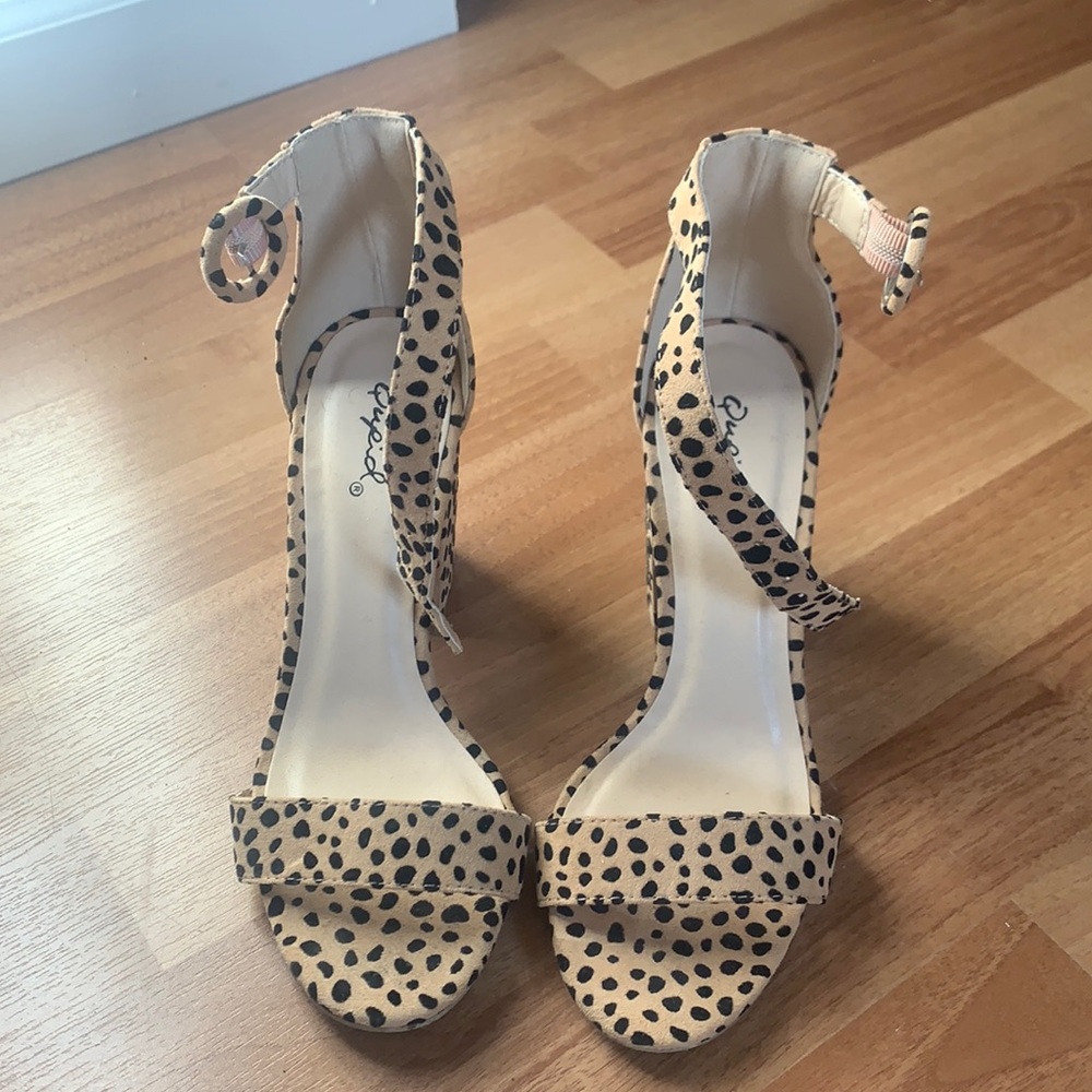 NWOT Leopard Heels